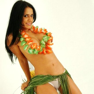 Lazonamodelos Selena Spicy Top Grass Skirt